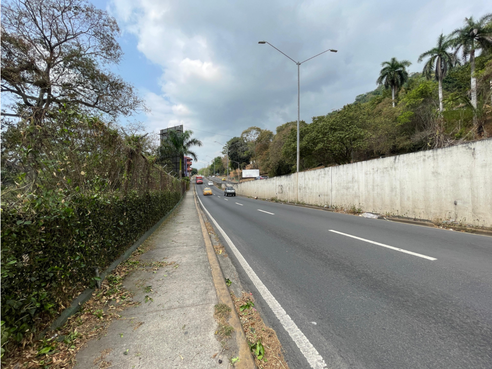 Se alquila terreno comercial en Ave de los Mártires - Santa Ana (DR) — foto 6