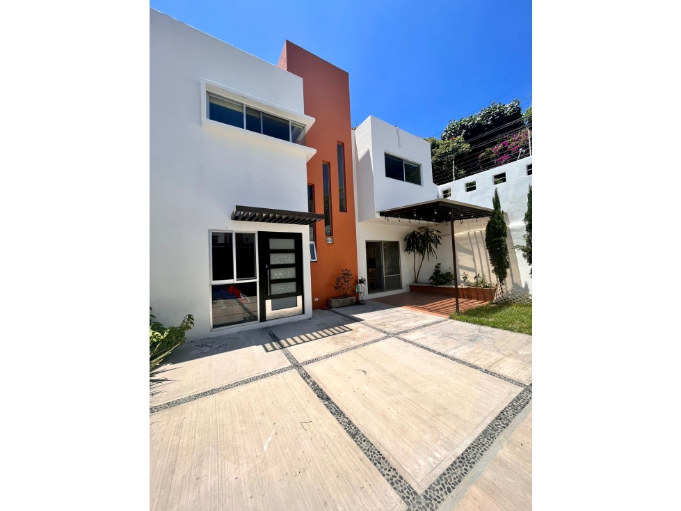 CASA EN VENTA EN CONDOMINIO LOMAS DE ATZINGO