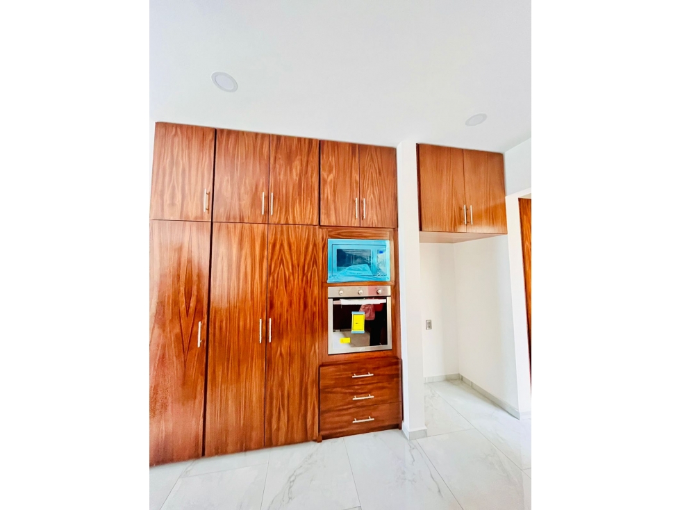 CASA EN VENTA EN ZONA DORADA - 6