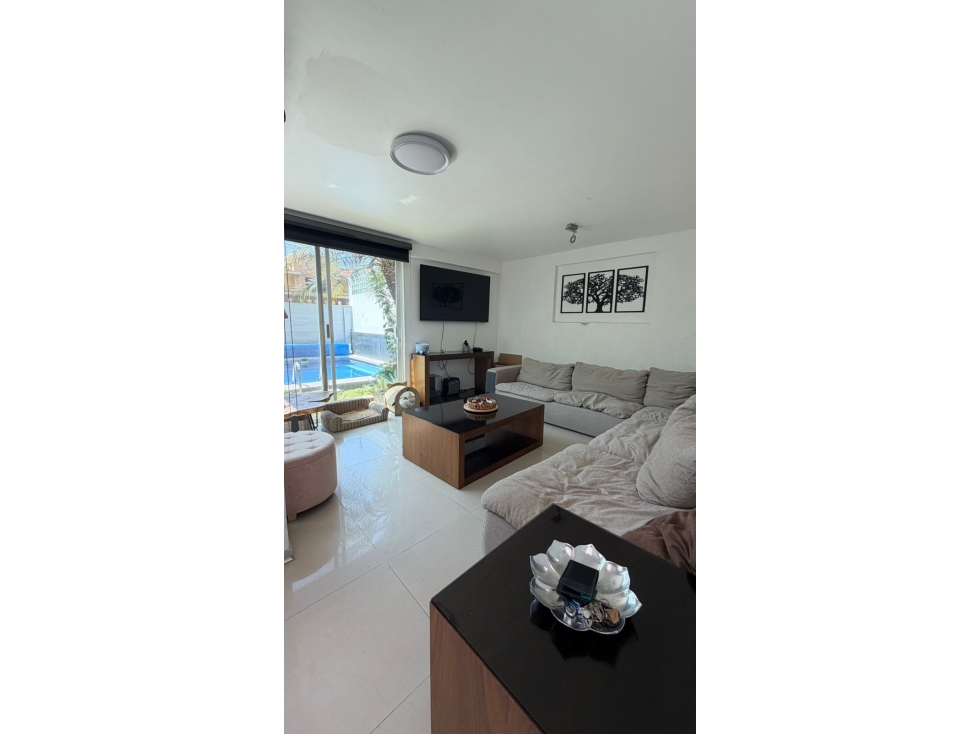 MODERNA CASA EN VENTA EN ZONA NORTE - 4