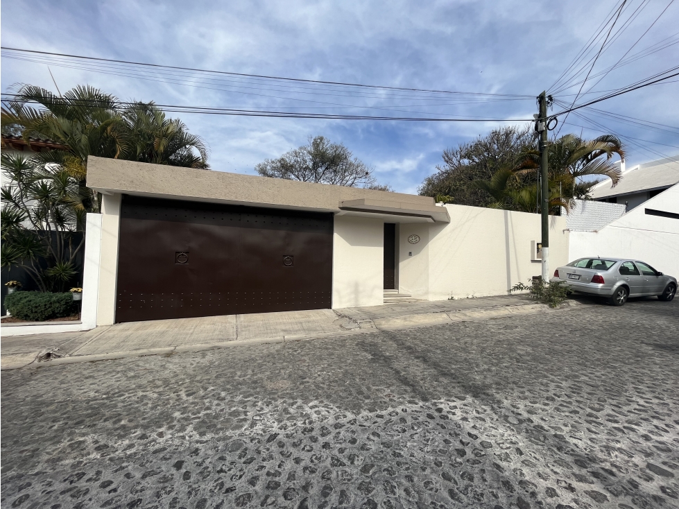 MODERNA CASA DE UN SOLO NIVEL EN VENTA EN ZONA NORTE