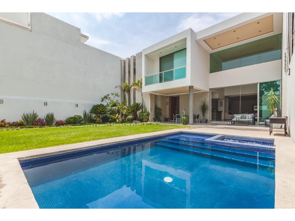 MODERNA RESIDENCIA EN VENTA