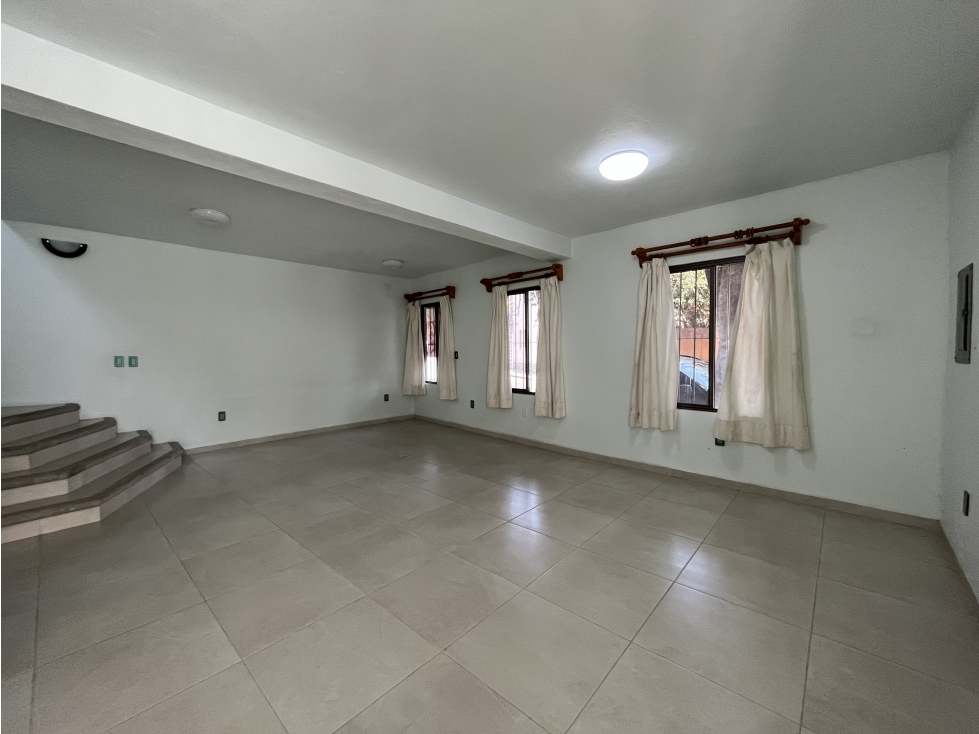 CASA DE UN SOLO NIVEL EN VENTA EN LA COL. JACARANDAS - 3
