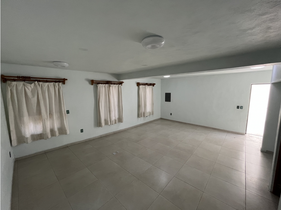 CASA DE UN SOLO NIVEL EN VENTA EN LA COL. JACARANDAS - 4
