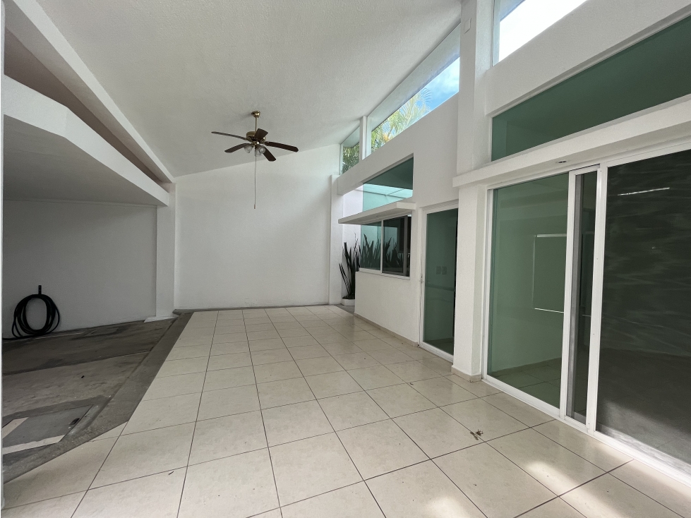 MODERNA CASA DE UN SOLO NIVEL EN VENTA EN ZONA NORTE — foto 3