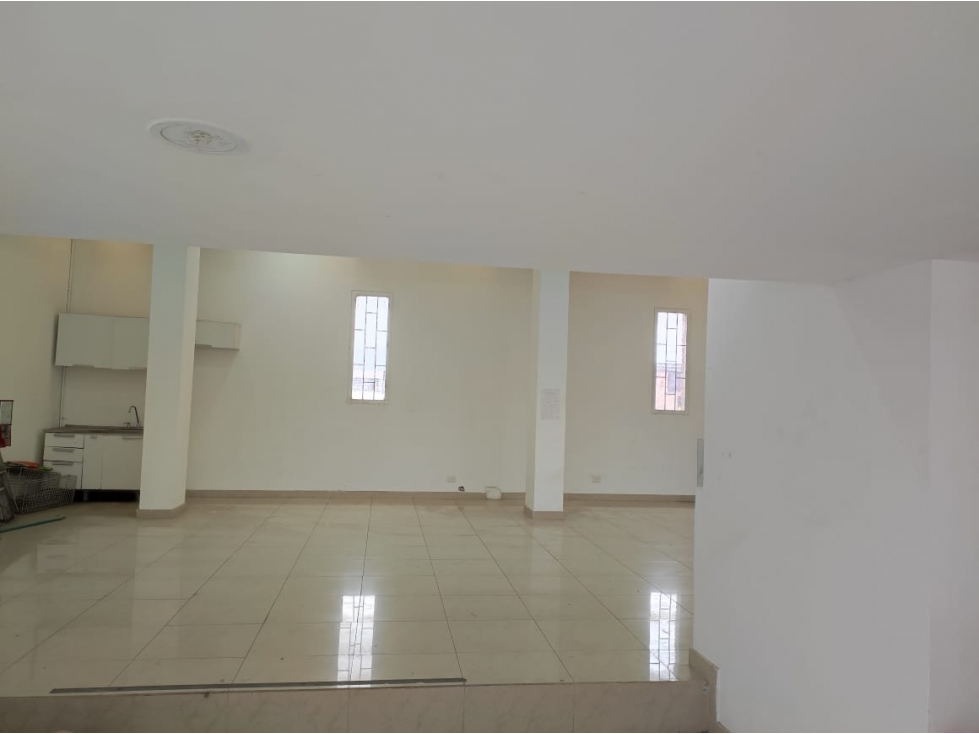 Local en arriendo Kennedy Central — foto 6