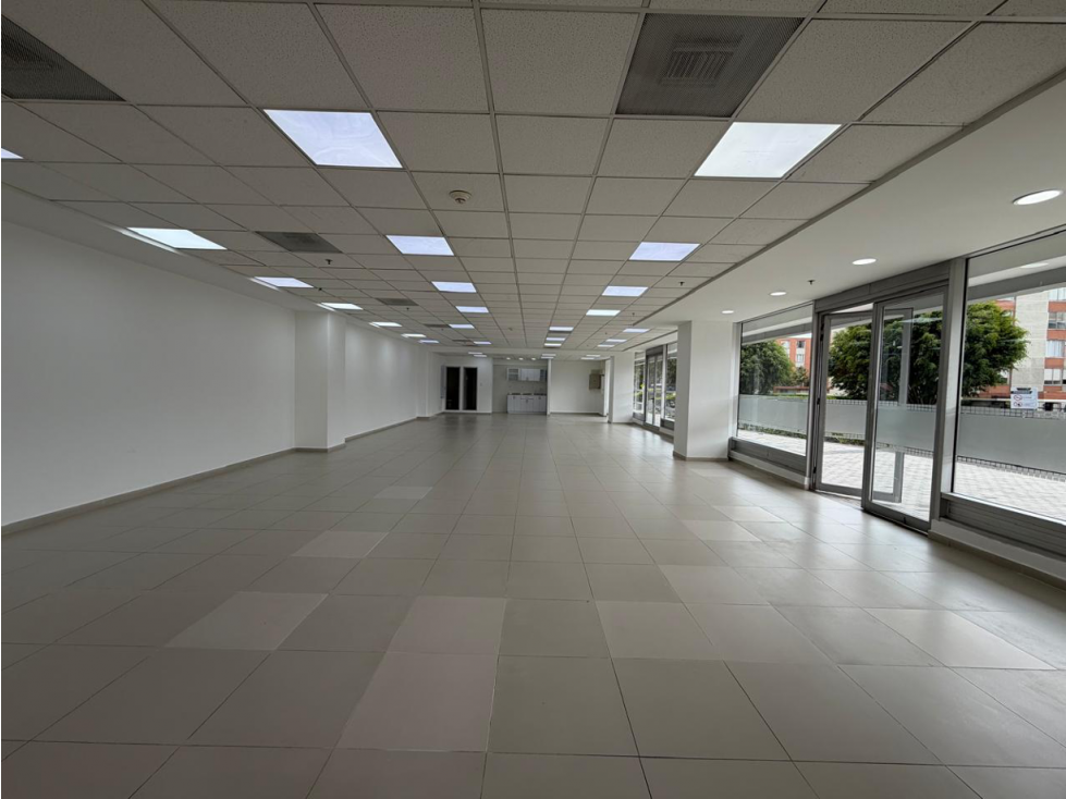 Excelente virtrina comercial local Centro Empresarial Colpatria - 5
