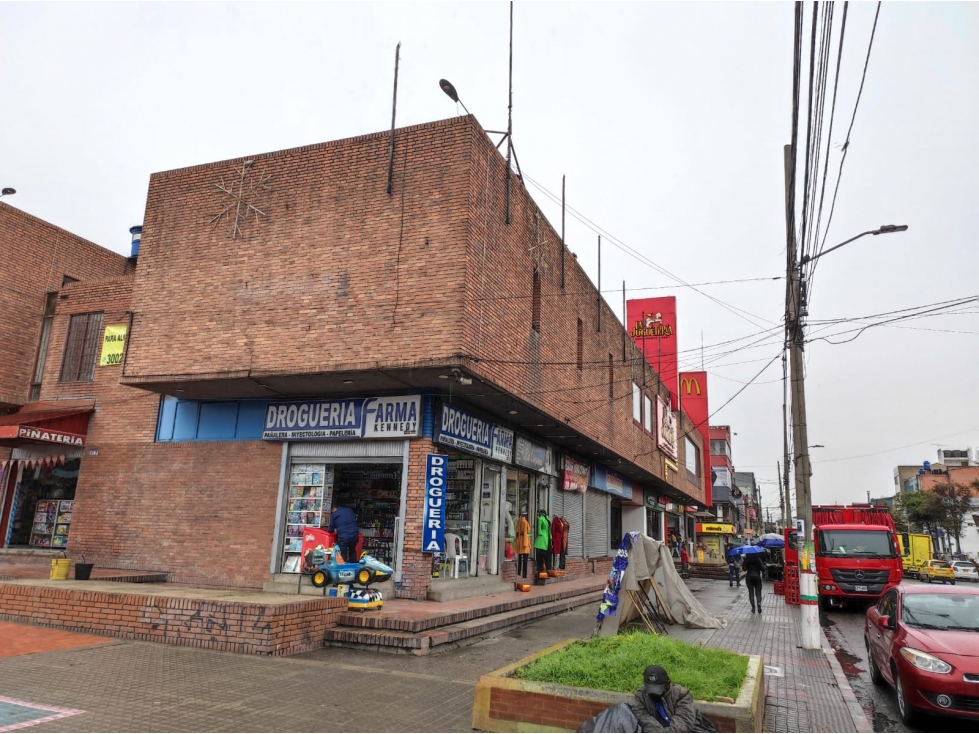 Local en arriendo Kennedy Central — foto 2