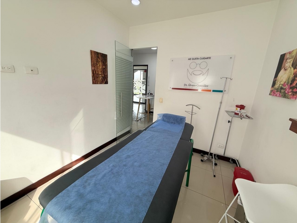 VENTA DE OFICINA Ó CONSULTORIO EL POBLADO MALL PIAZZA BELLA — foto 4