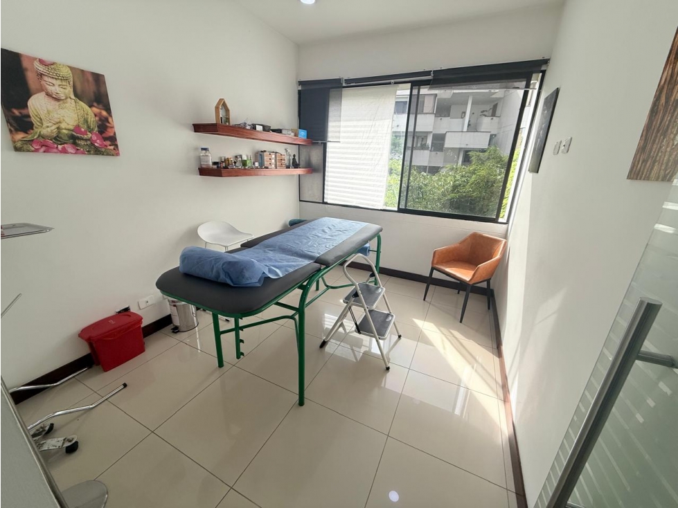 VENTA DE OFICINA Ó CONSULTORIO EL POBLADO MALL PIAZZA BELLA — foto 3