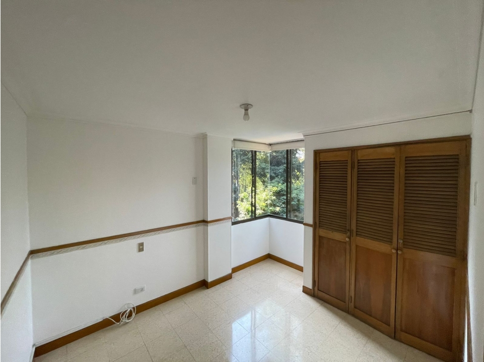 APARTAMENTO EN ZUÑIGA-POBLADO GARAJE DOBLE MUY CENTRAL — foto 5