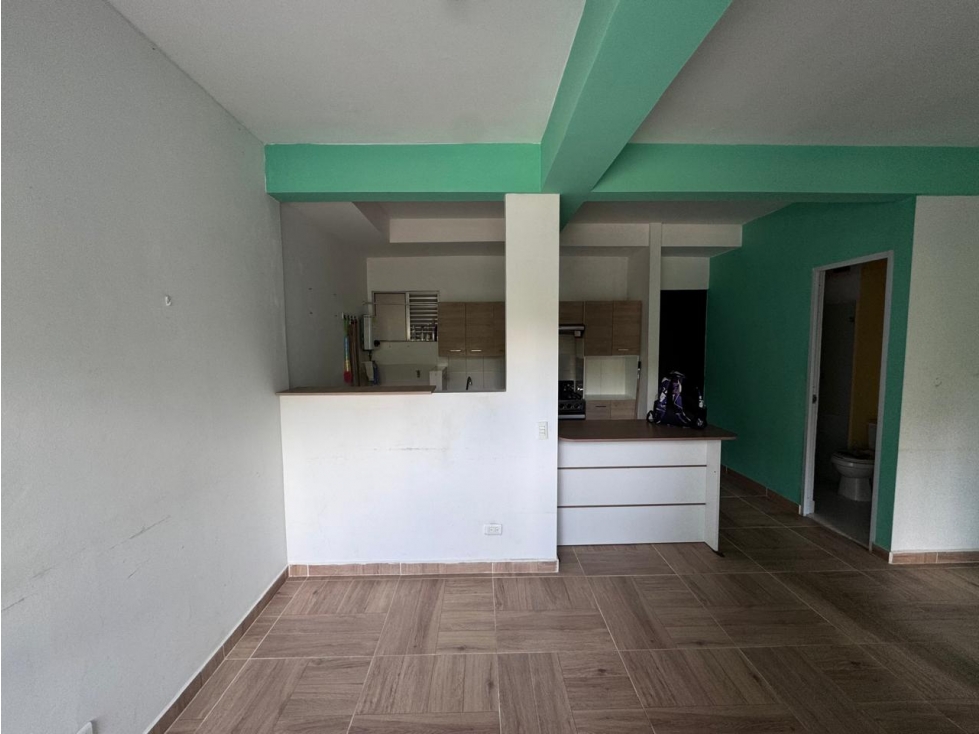 VENDO APARTAMENTO EN MADERA NATIVA CERCA DE LA ESTACION — foto 2