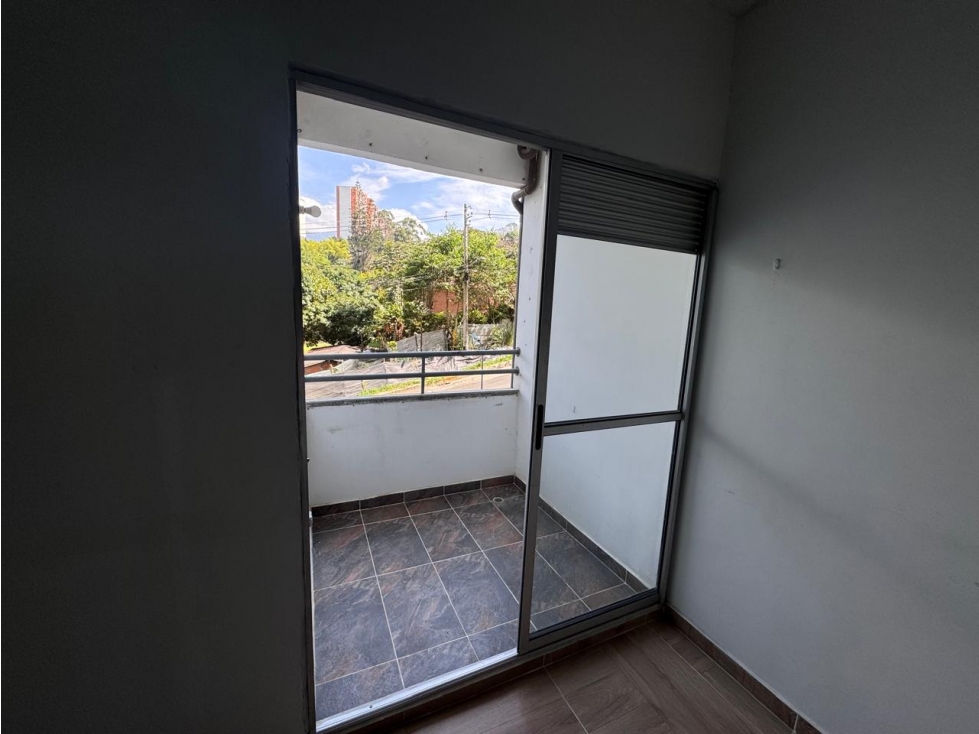 VENDO APARTAMENTO EN MADERA NATIVA CERCA DE LA ESTACION — foto 3