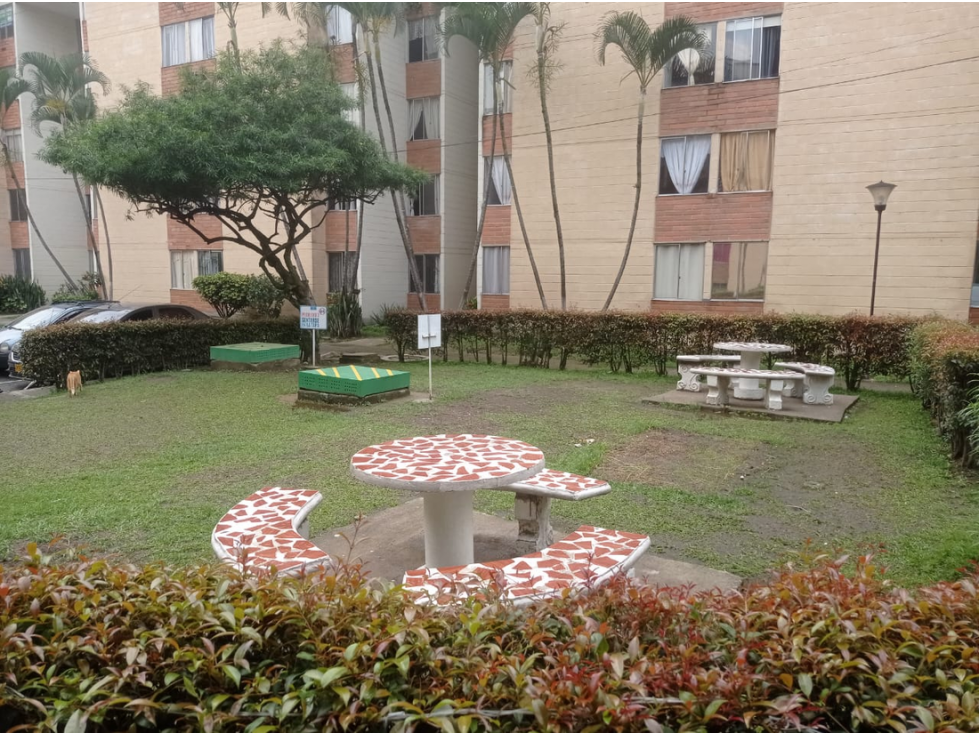 VENDO ILUMINADO APARTAMENTO EN ITAGUI SANTA MARIA