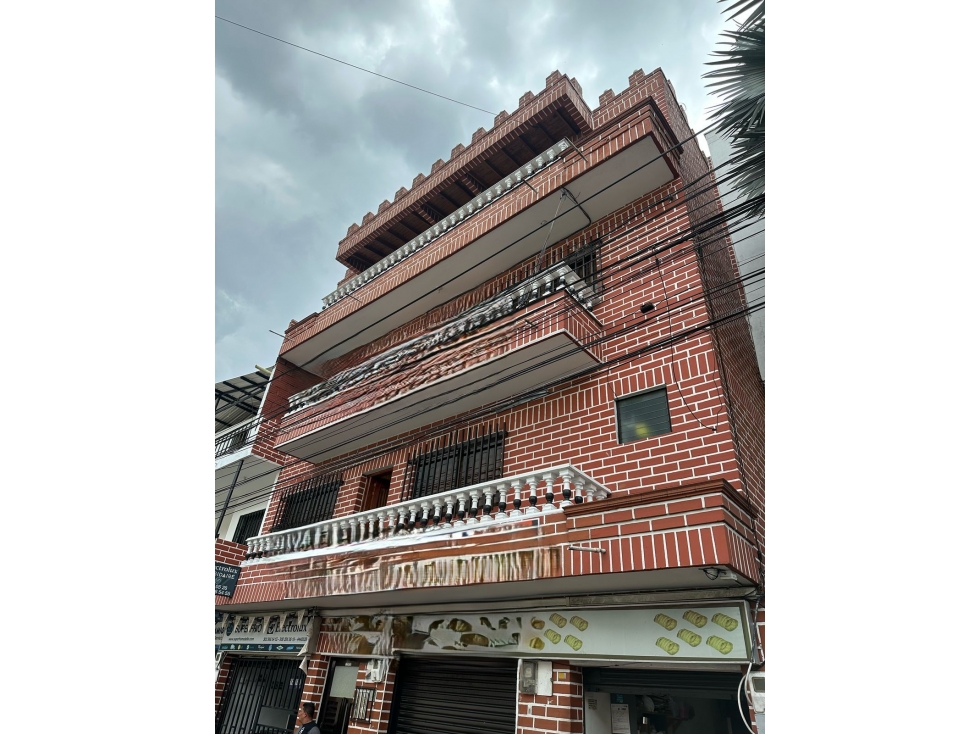 VENDO EDIFICIO CON 4 LOC Y 25 APARTAESTUDIOS SECTOR CHAGUALO