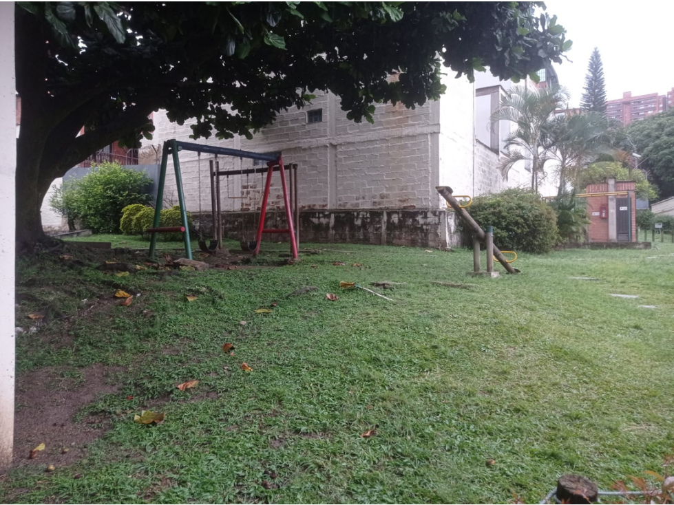 SE VENDE APARTAMENTO EN CALAZANS PARTE BAJA SECTOR ALCAZARES