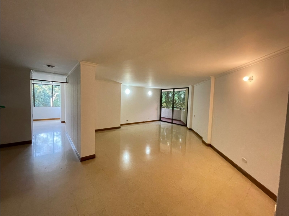 APARTAMENTO EN ZUÑIGA-POBLADO GARAJE DOBLE MUY CENTRAL — foto 2