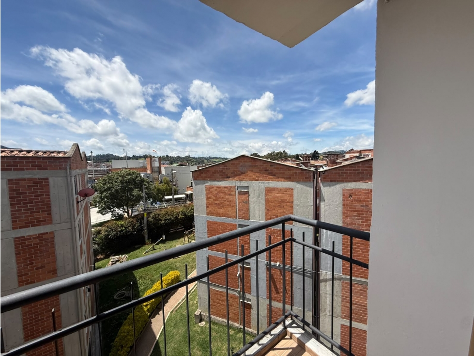 SE VENDE O SE PERMUTA LINDO APARTAMENTO EN BOSQUES DE SAN PEDRO — foto 2