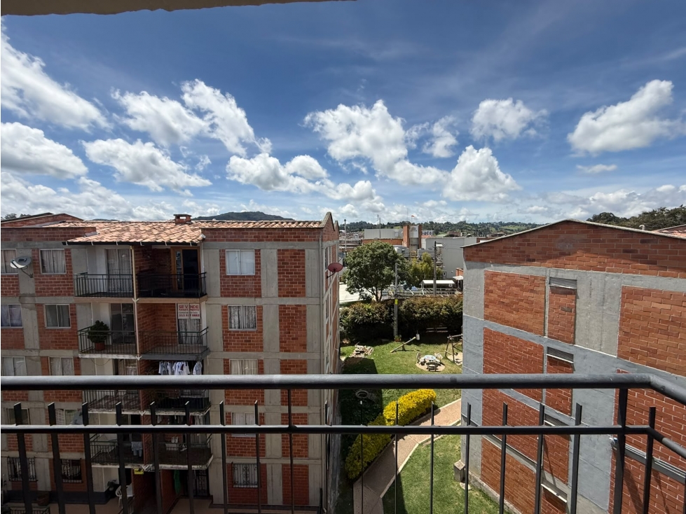 SE VENDE O SE PERMUTA LINDO APARTAMENTO EN BOSQUES DE SAN PEDRO