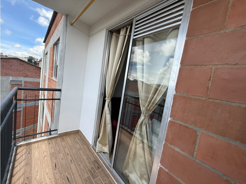 SE VENDE O SE PERMUTA LINDO APARTAMENTO EN BOSQUES DE SAN PEDRO — foto 3