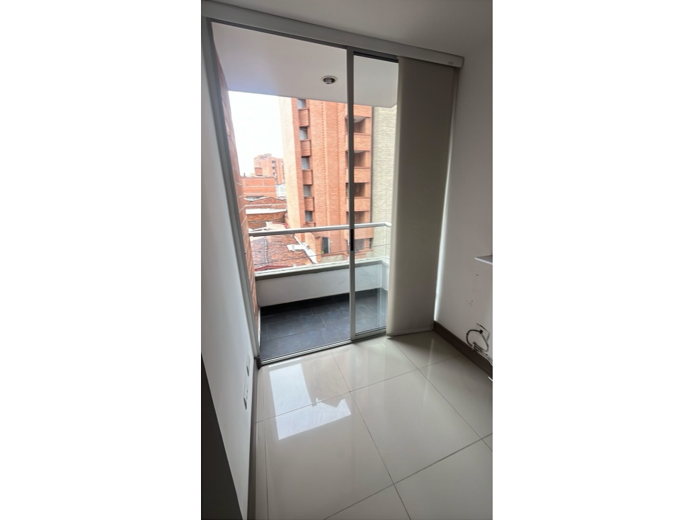 APARTAMENTO EN VENTA SECTOR PRIMER PARQUE DE LAURELES, MEDELLIN — foto 4