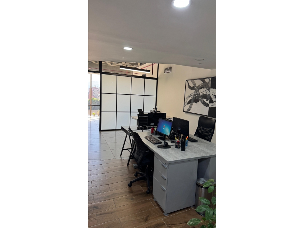 OFICINA EN VENTA SECTOR PARQUE BERRIO, CENTRO DE MEDELLIN - 4