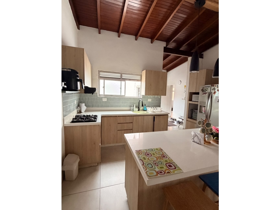 CASA P.H EN VENTA SECTOR CONQUISTADORES, MEDELLIN — foto 2