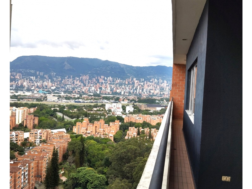 APARTAMENTO EN VENTA SECTOR LOMA DE LOS BERNAL, MEDELLÍN — foto 5