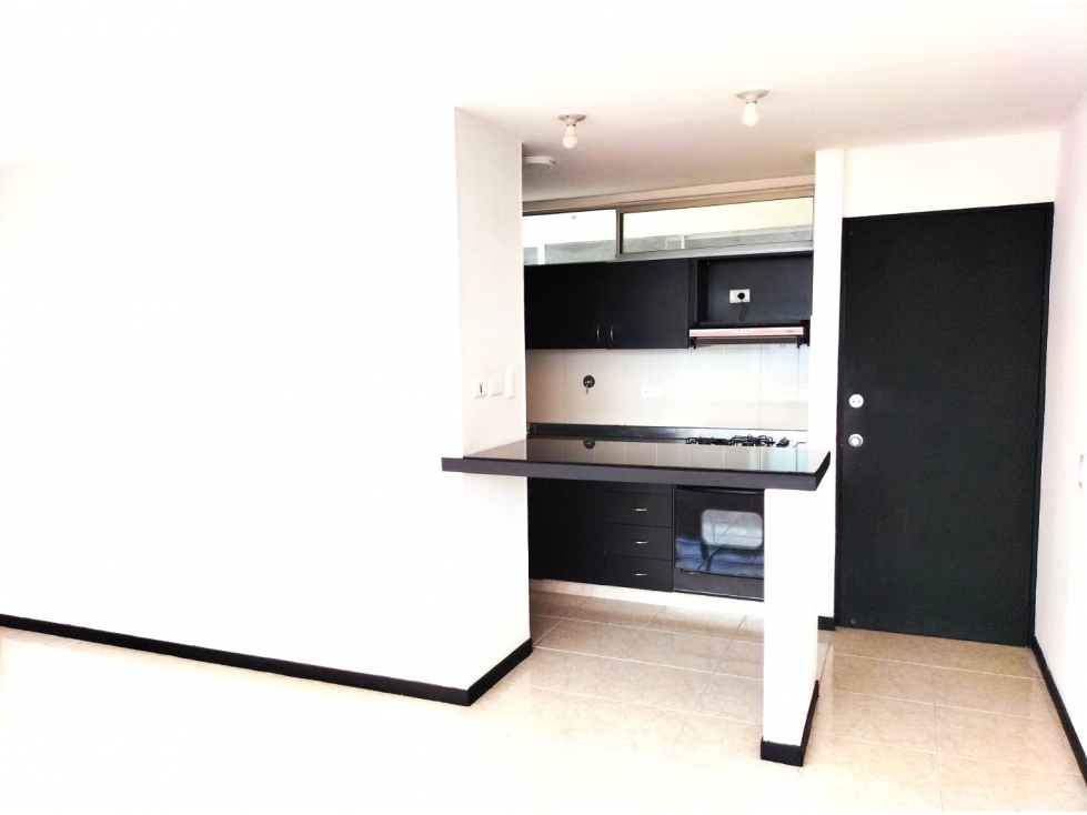 APARTAMENTO EN VENTA SECTOR LOMA DE LOS BERNAL, MEDELLÍN — foto 2