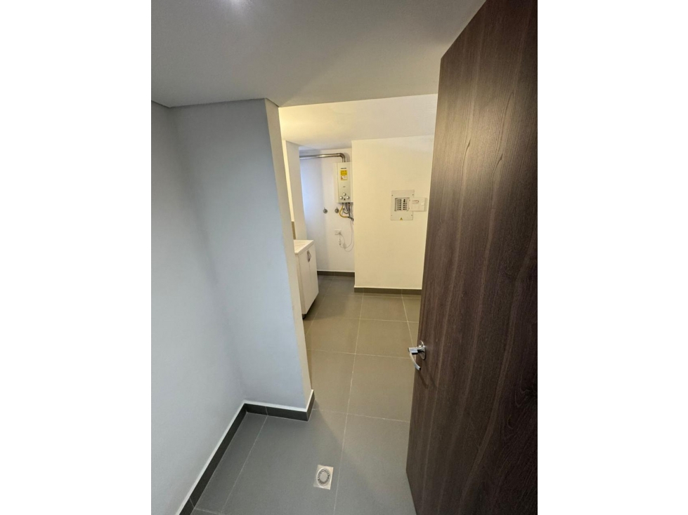 APARTAMENTO EN VENTA SECTOR LAURELES, MEDELLIN — foto 5