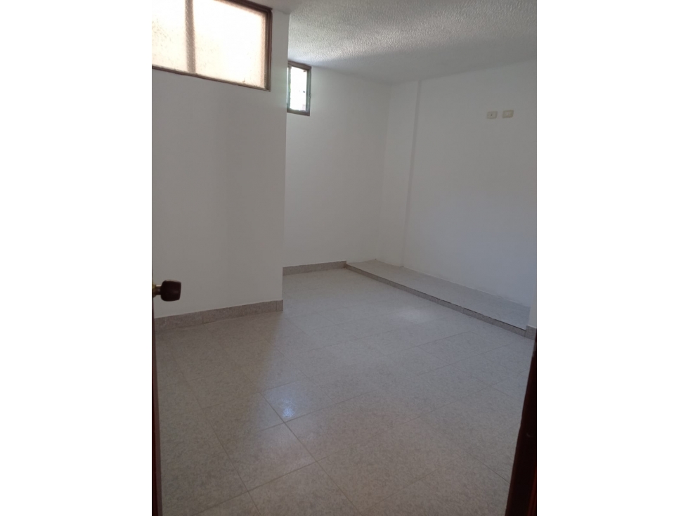APARTAMENTO (2º PISO) EN ARRIENDO SECTOR CALLE ESCOBAR — foto 4
