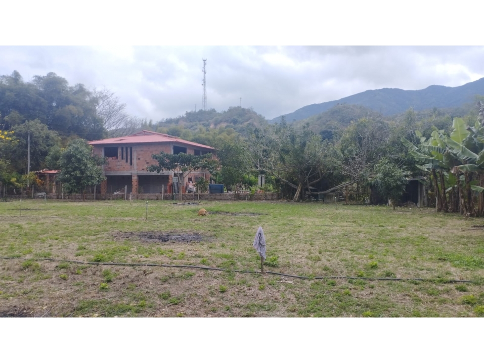 LOTE EN VENTA VIA A LA ERMITA - 1