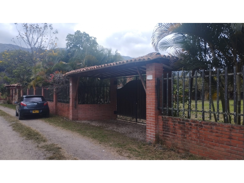 LOTE EN VENTA VIA A LA ERMITA - 3