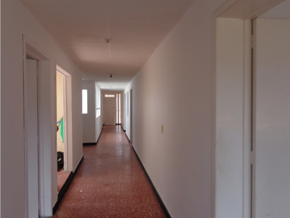 APARTAMENTO EN ARRIENDO (2° PISO) PLAZOLETA DE SAN FRANCISCO — foto 2