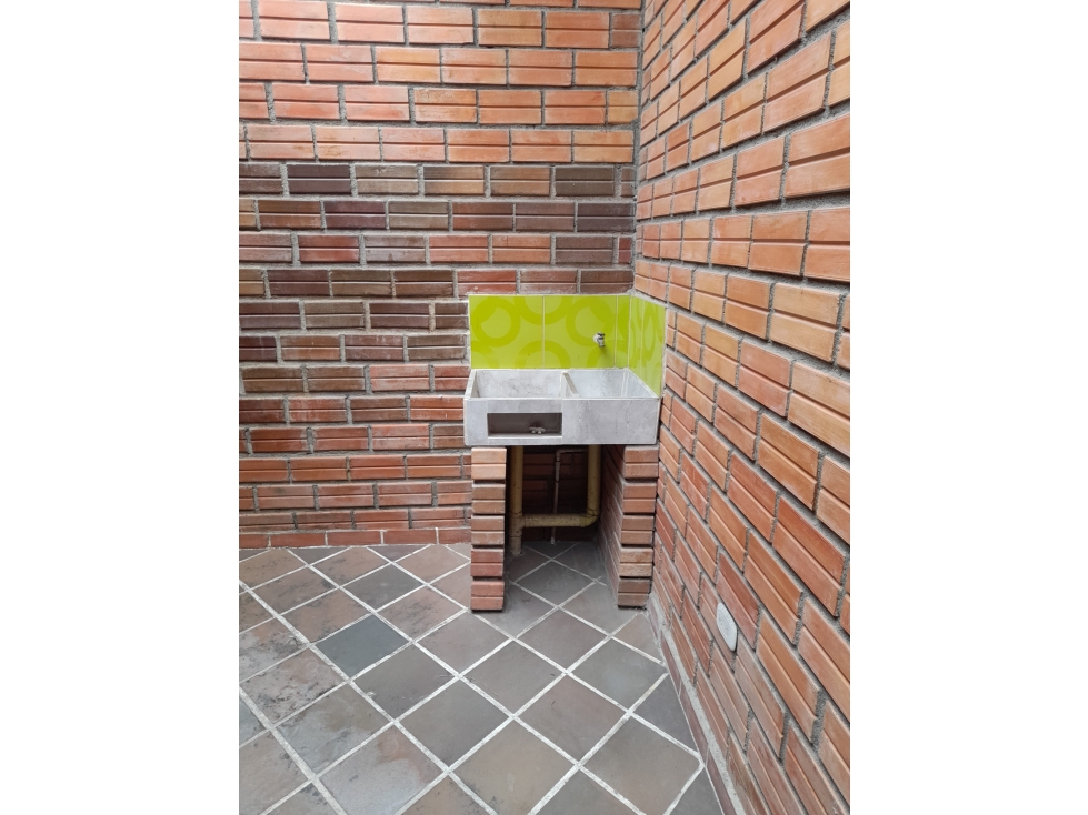 LOCAL EN ARRIENDO SECTOR LA ROTINA - 4
