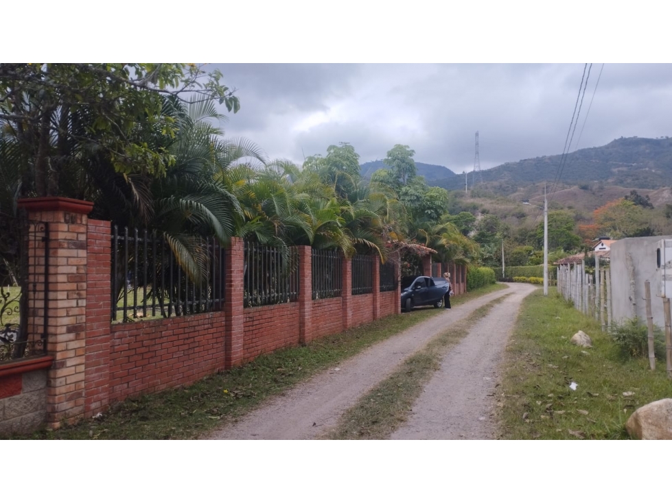 LOTE EN VENTA VIA A LA ERMITA - 5