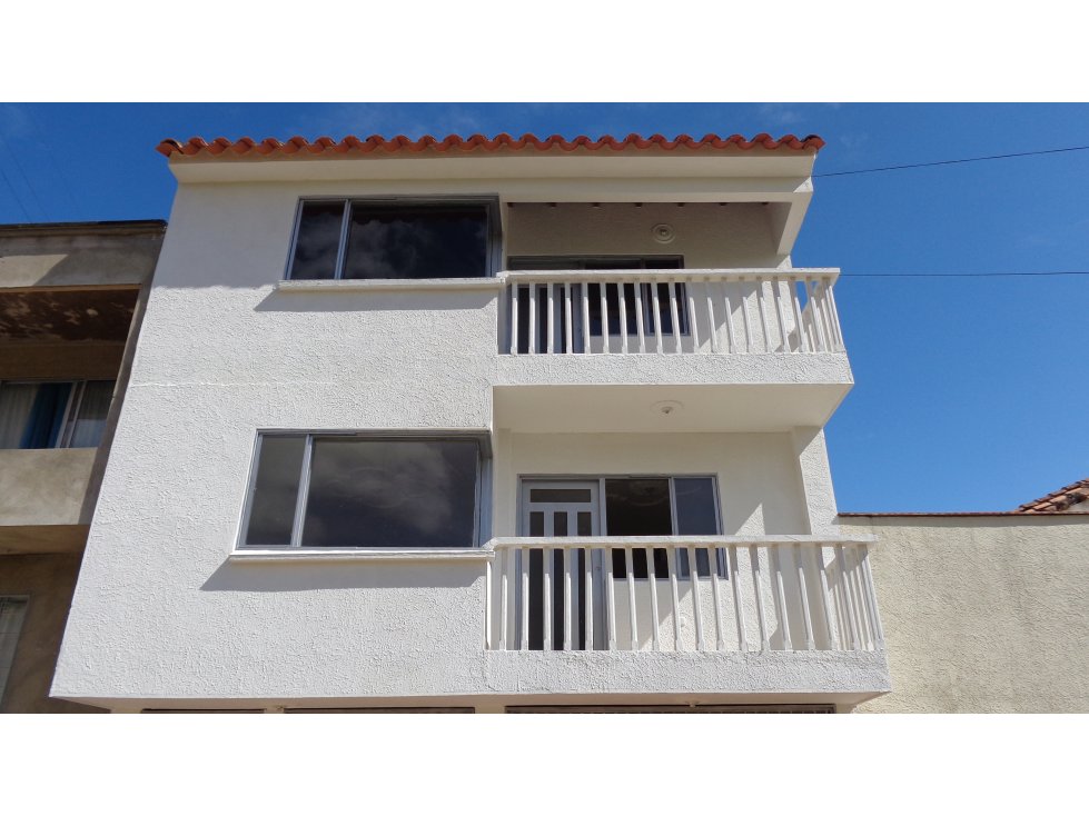 CASA EN VENTA SECTOR EL LAGO - 2