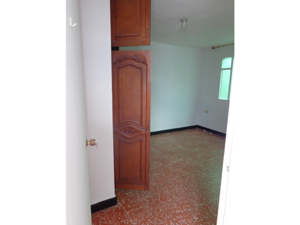 APARTAMENTO EN ARRIENDO (2° PISO) PLAZOLETA DE SAN FRANCISCO — foto 5