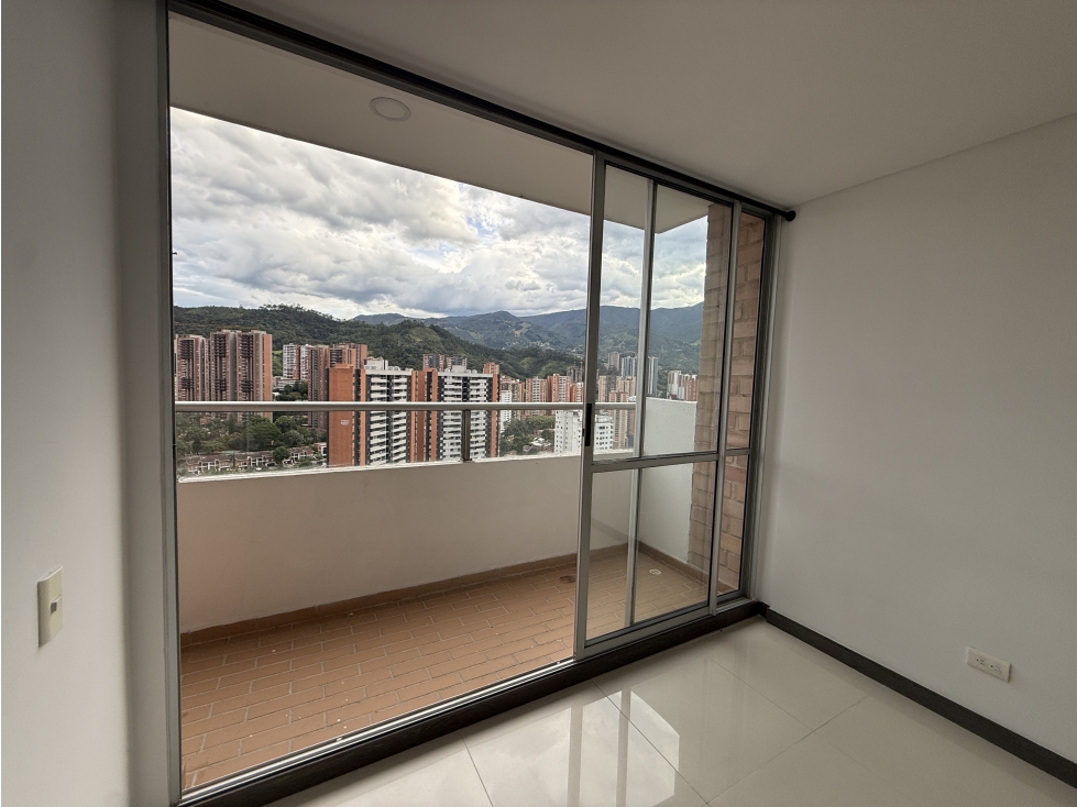 Venta de apartamento en Sabaneta cerca a exito Aves Maria