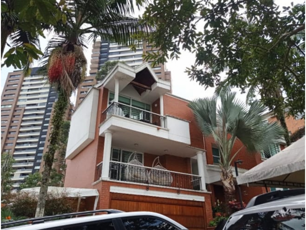 CASA EN VENTA, POBLADO, ALTOS DEL POBLADO