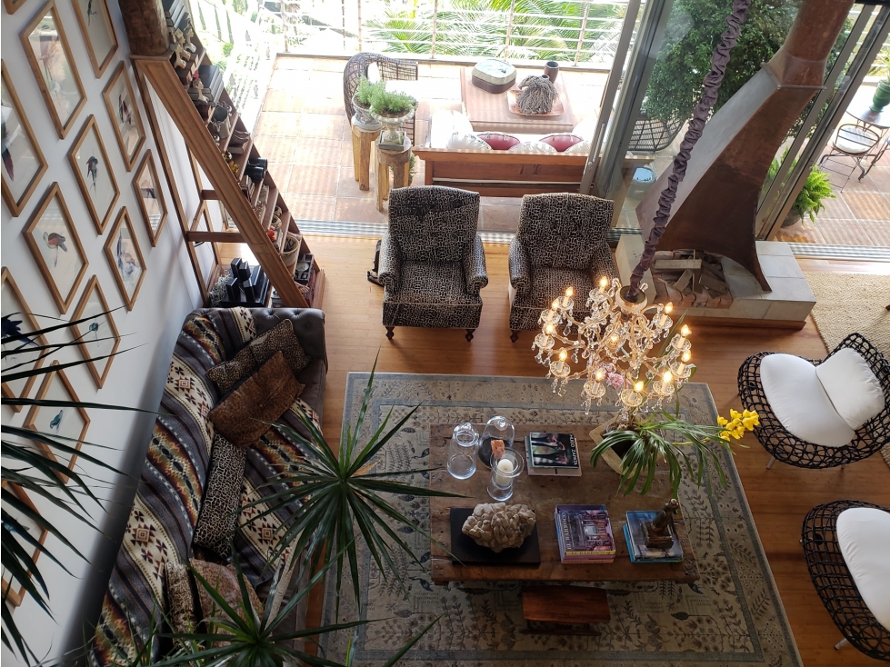 VENTA DE EXCLUSIVA CASA EN LA LOMA DEL ESCOBERO — foto 2
