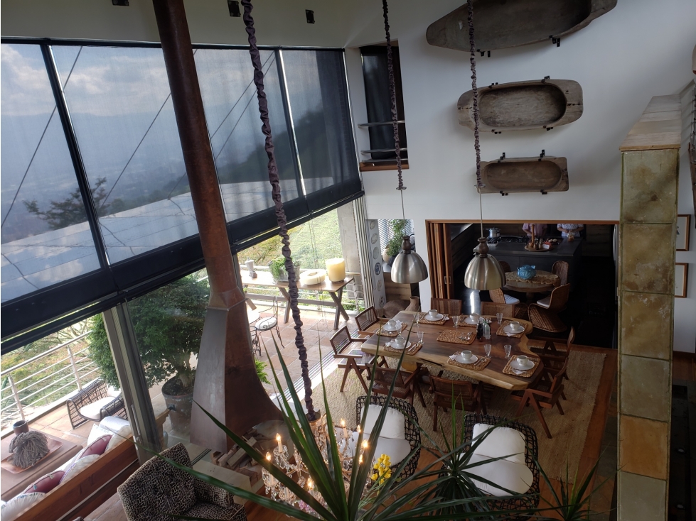 VENTA DE EXCLUSIVA CASA EN LA LOMA DEL ESCOBERO — foto 4