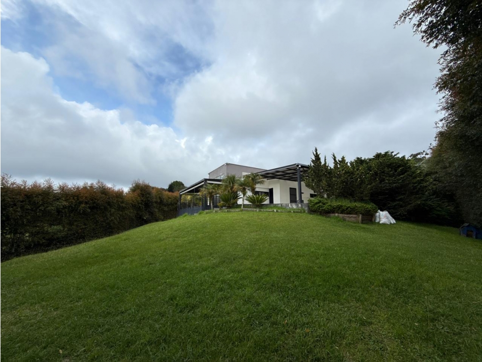 Casa campestre en Venta/Arriemdo en Envigado - Confort y Naturaleza — foto 2