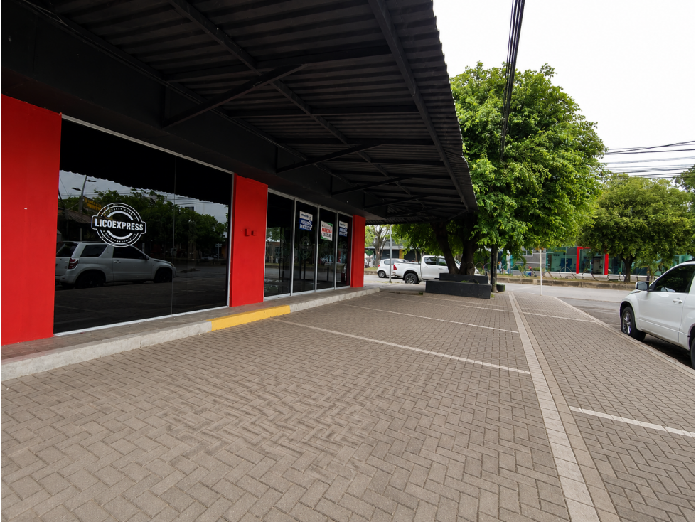 Arriendo Local Comercial - Ideal para tu Empresa o Negocio - 4