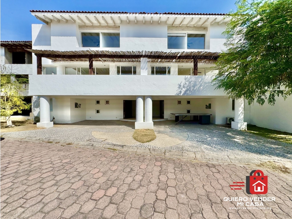 Exclusiva Casa de 3 Niveles,Jardín y Alberca en Colinas de Santa Fe — foto 2