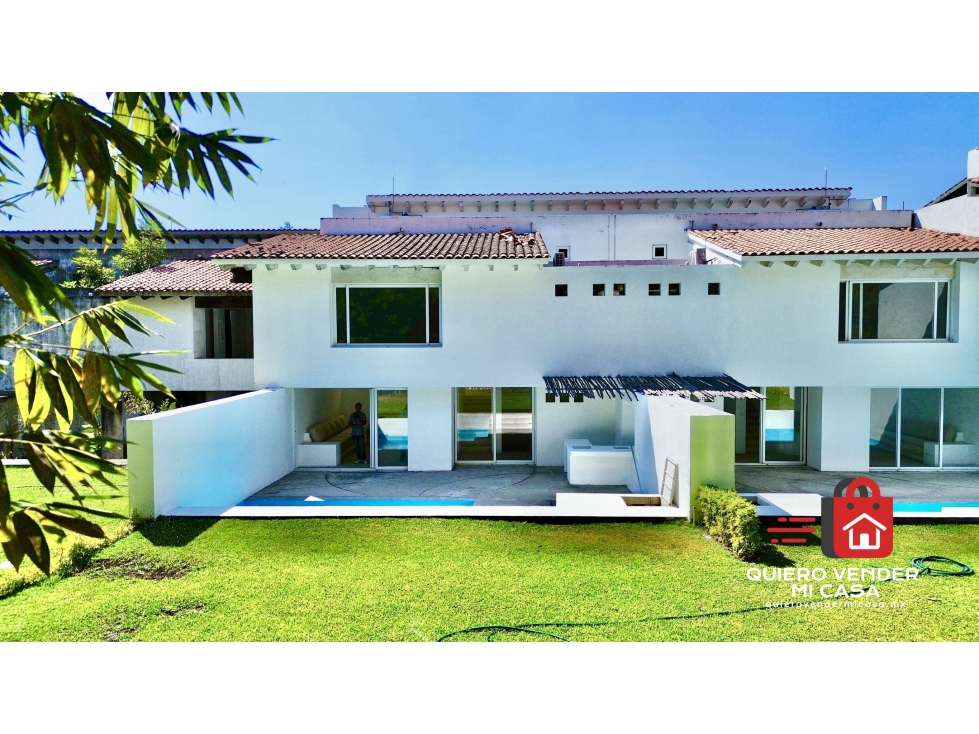 Exclusiva Casa de 3 Niveles,Jardín y Alberca en Colinas de Santa Fe