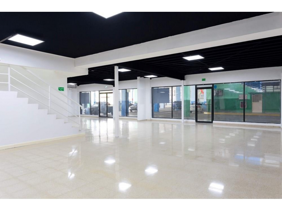 Se alquila local comercial en Chanis Plaza Agora, Parque Lefevre - 5
