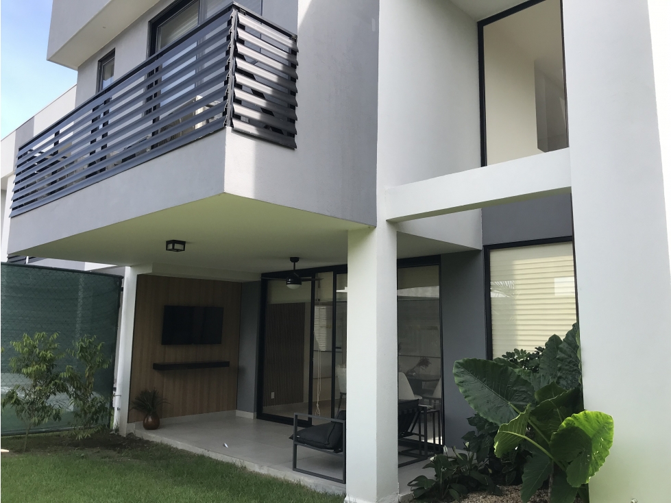 Se vende casas en Panamá Pacífico.