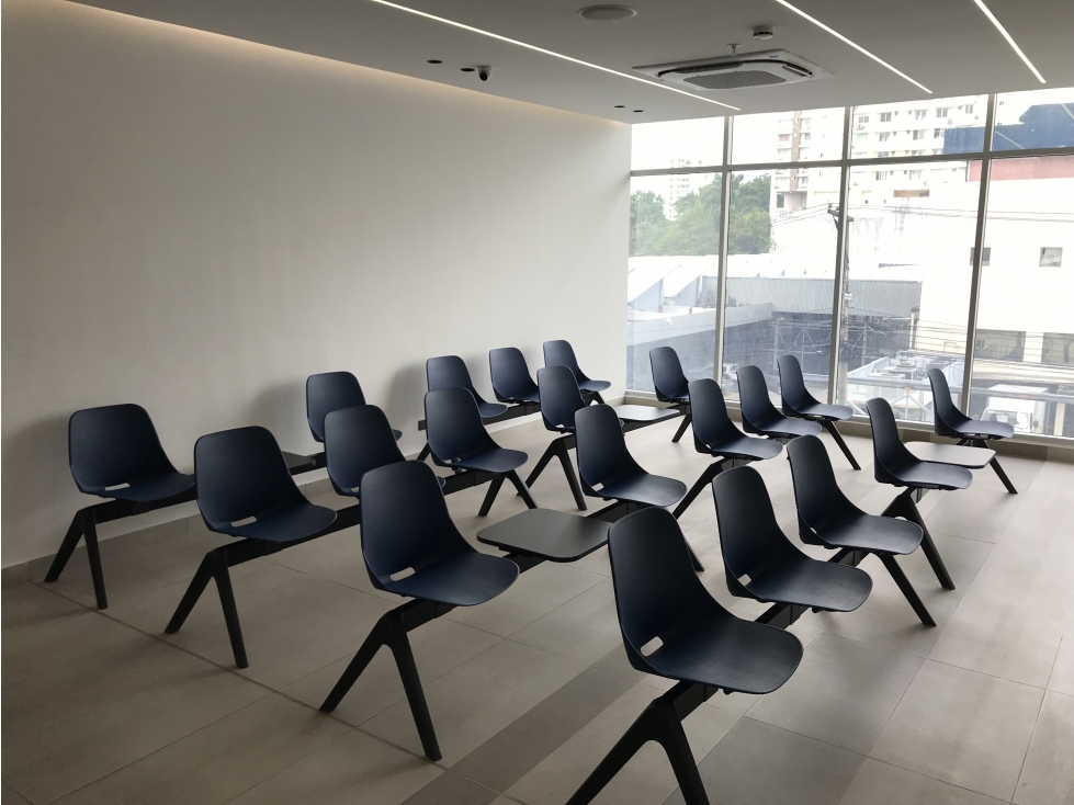 Se vende Consultorios Medicos en Via España. - 3