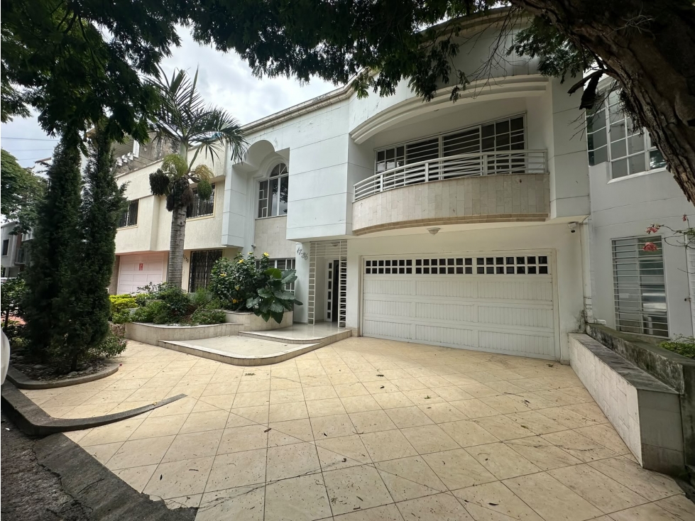 VENDO Casa Independiente Ciudad Jardin, Sur, Cali, Valle